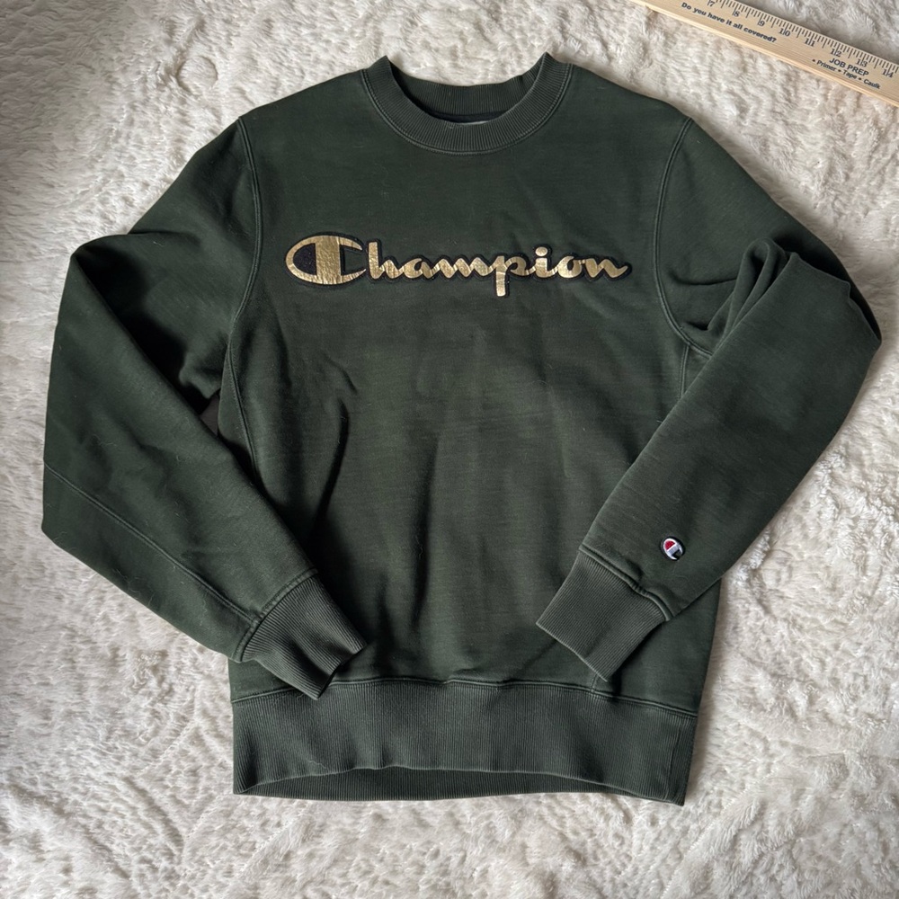 Men’s Champion crewneck sweatshirt army green. Size medium embroidered